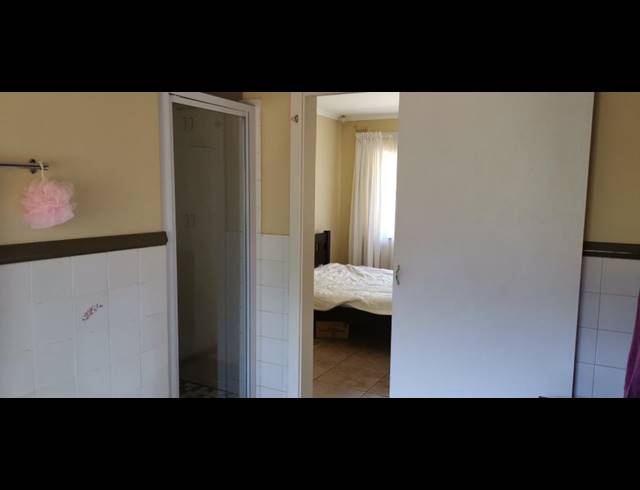3 BEDROOM HOUSE RENTED IN CHILTERN HILLS